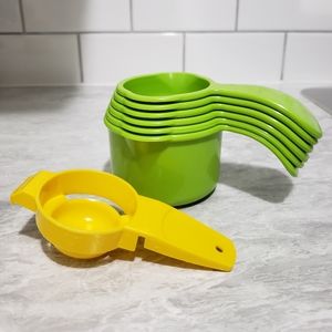 Tupperware Measuring Cups - Bonus Egg Separator!
